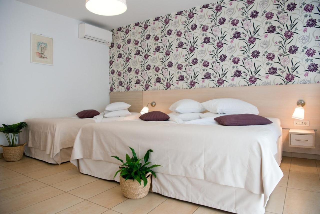 Apartments Sandra Poreč Exterior foto
