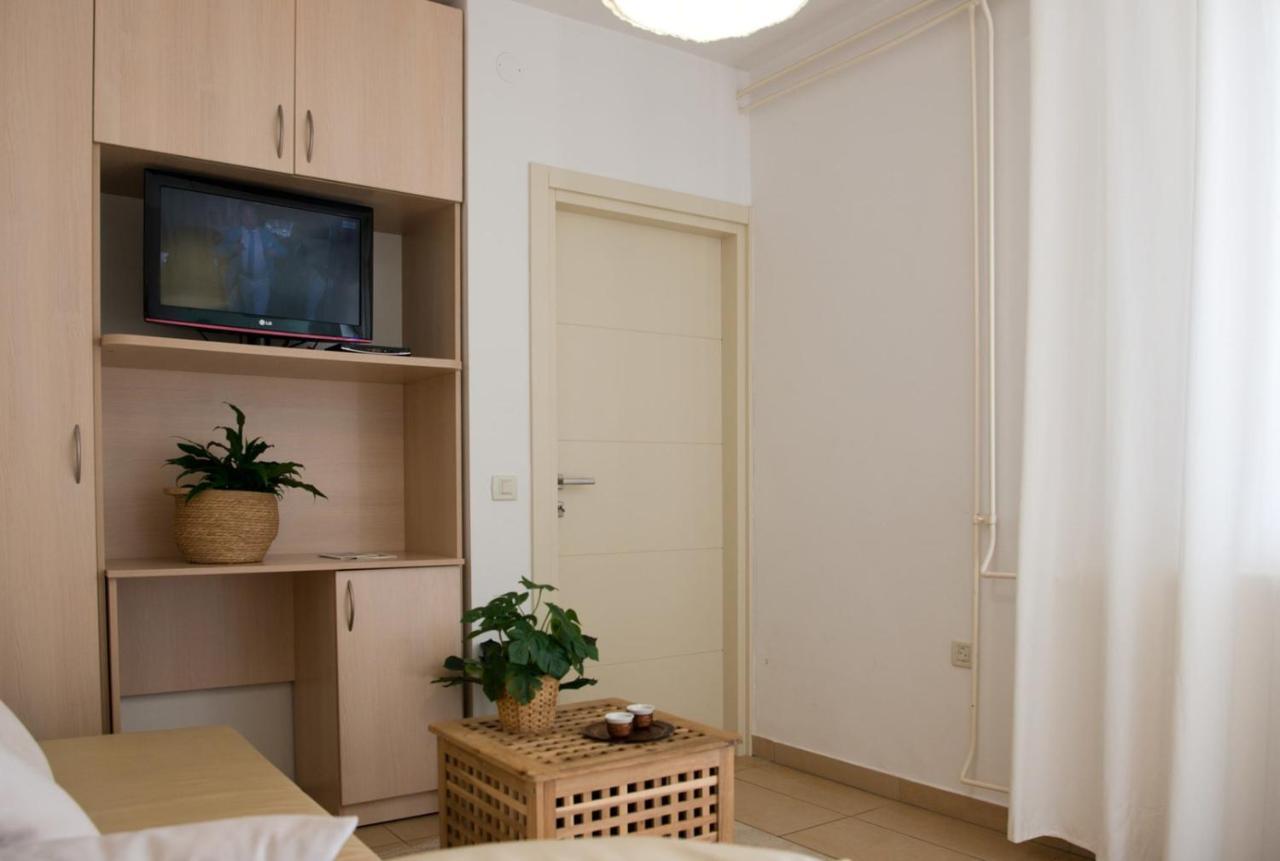Apartments Sandra Poreč Exterior foto