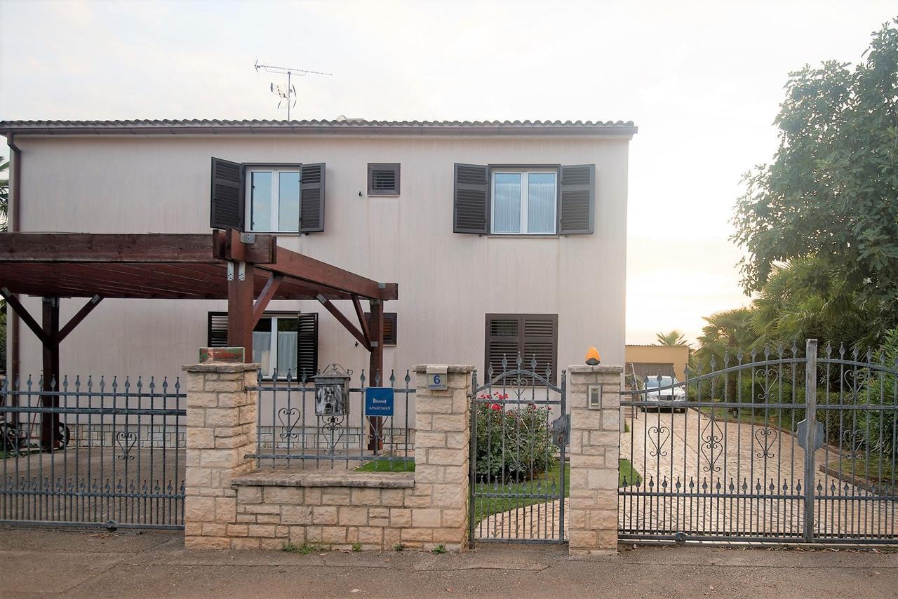 Apartments Sandra Poreč Exterior foto
