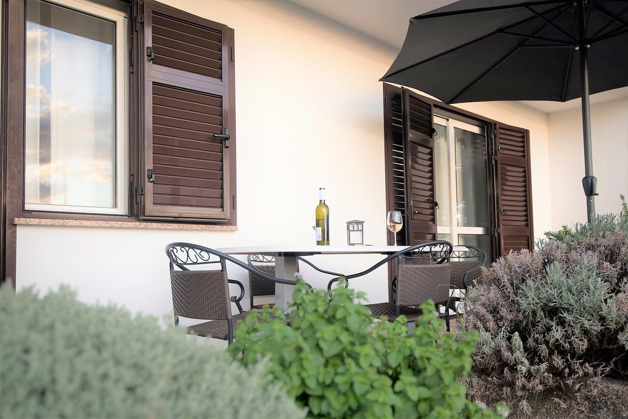 Apartments Sandra Poreč Exterior foto